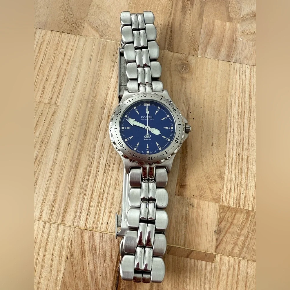 Fossil blue mens silver tone blue dial diver sport watch NEW BATTERY